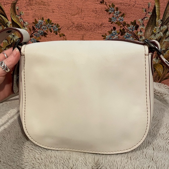 Coach Saddle Genuine Glove tanned Leather Crossbody Bag - Picture 3 of 13